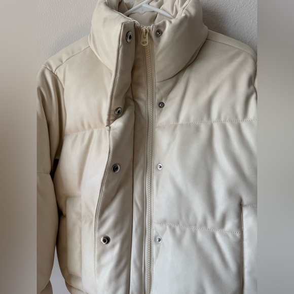 Cream Puffer Jacket - Picture 4 of 5